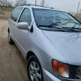 Toyota Sienna 2001