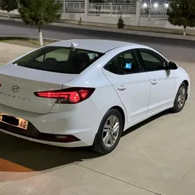 Hyundai Elantra 2018