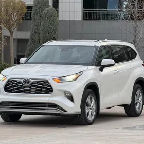Toyota Highlander 2021