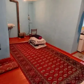 Сдаю 4 комнатную квартиру