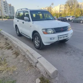 Mitsubishi Pajero 2002