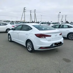 Hyundai Elantra 2020