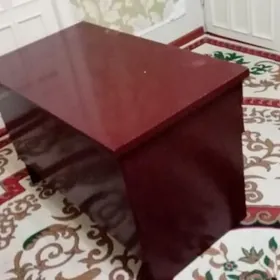 Письменный стол