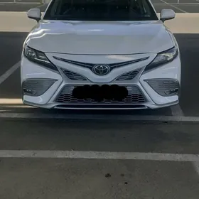 Toyota Camry 2021