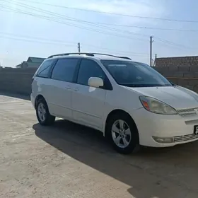 Toyota Sienna 2004
