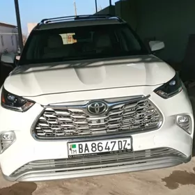 Toyota Highlander 2021