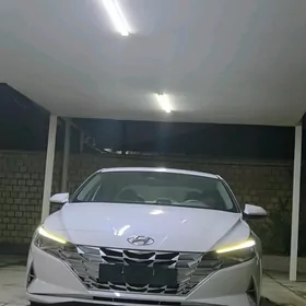 Hyundai Elantra 2022