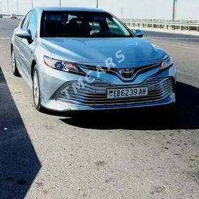 Toyota Camry 2018