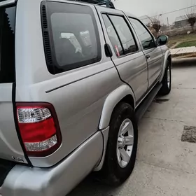 Nissan Pathfinder 2002