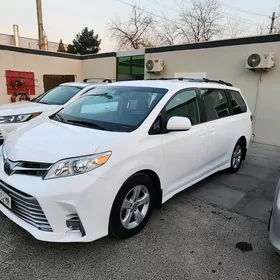 Toyota Sienna 2020