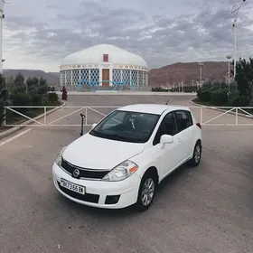 Nissan Versa 2012