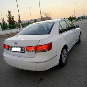 Hyundai Sonata 2010