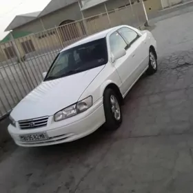 Toyota Camry 2000