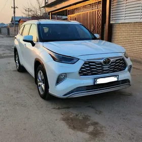 Toyota Highlander 2022