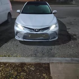 Toyota Camry 2018
