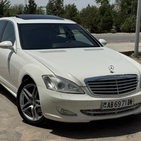 Mercedes-Benz S-Class 2006