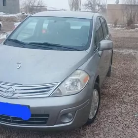 Nissan Versa 2011