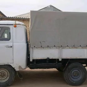 UAZ 452 1989