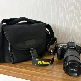 NIKON D 90