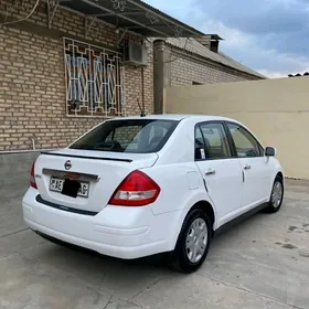 Nissan Versa 2010