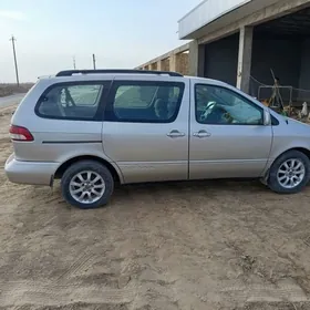 Toyota Sienna 2002