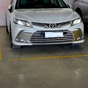 Toyota Camry 2024