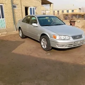 Toyota Camry 2000