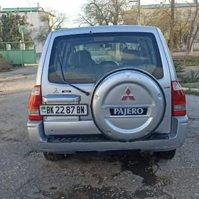 Mitsubishi Pajero 2005