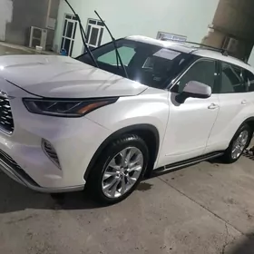 Toyota Highlander 2021