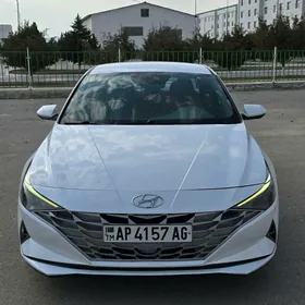 Hyundai Elantra 2022