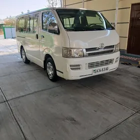 Toyota Hiace 2005