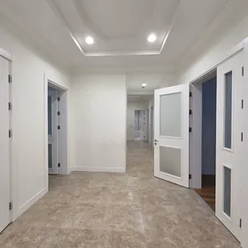 14 tapgyr 5 komnat elitny Jay