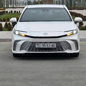 Toyota Camry 2025
