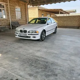 BMW E39 2000