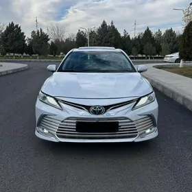 Toyota Camry 2018