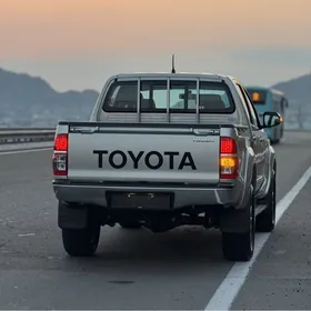 Toyota Hilux 2014