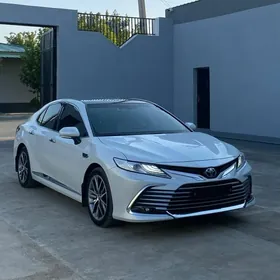 Toyota Camry 2021