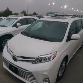 Toyota Sienna 2018