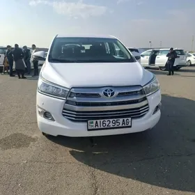 Toyota Innova 2020