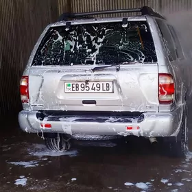 Nissan Pathfinder 2003