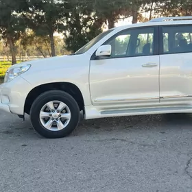 Toyota Land Cruiser Prado 2011