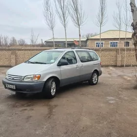 Toyota Sienna 2002