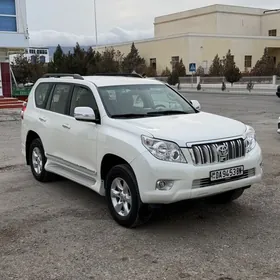 Toyota Land Cruiser Prado 2011