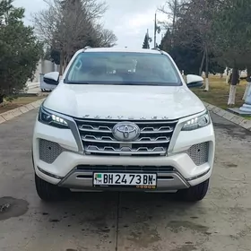 Toyota Fortuner 2022