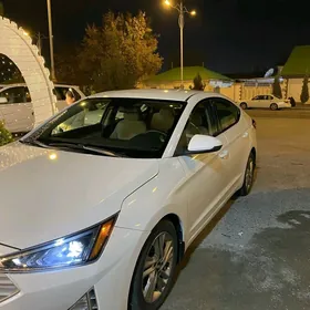 Hyundai Elantra 2020