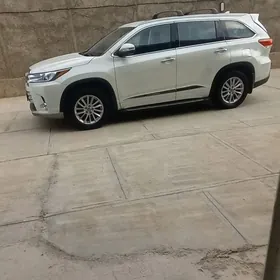 Toyota Highlander 2017