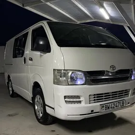Toyota Hiace 2005