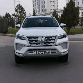 Toyota Fortuner 2023