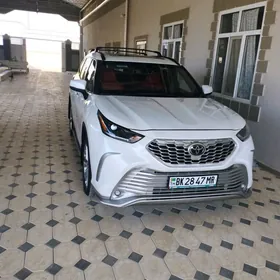 Toyota Highlander 2022