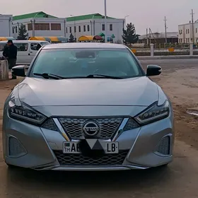 Nissan Maxima 2021